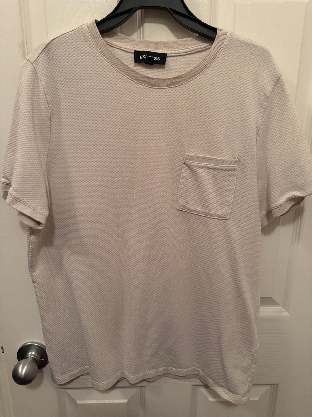 Express Men’s Cream Textured Short Sleeve Pocket Tee